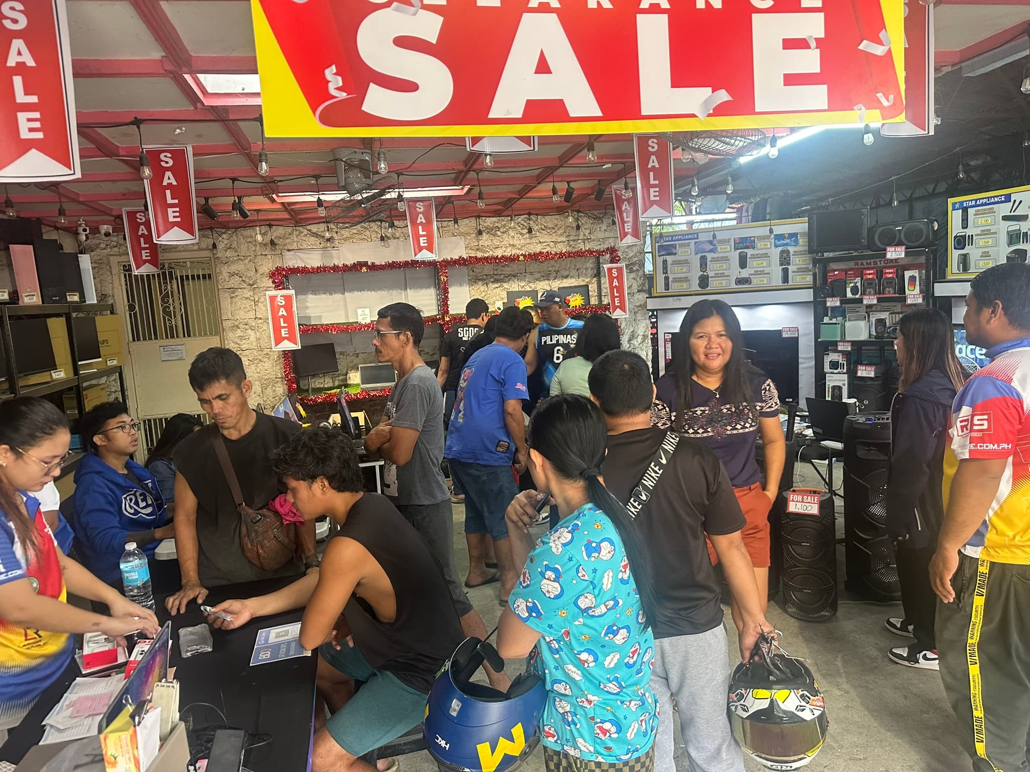 Inside the operating Ramstore Las Piñas store